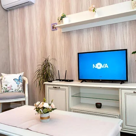 Cozy One-bedroom - Location In By Flat Manаger * Warna